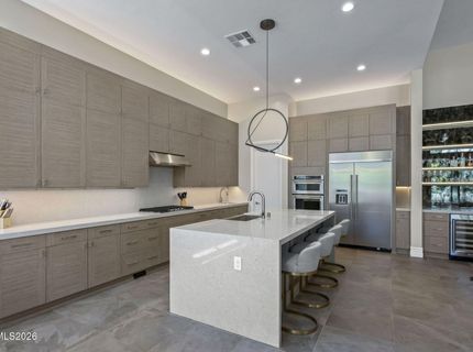 724 W Pleasant Oak Trail, Reno, NV 89509 Photo
