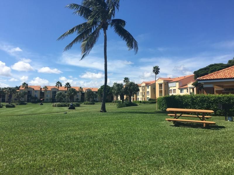 117 Yacht Club Way, Unit 307, Hypoluxo, FL 33462 Photo