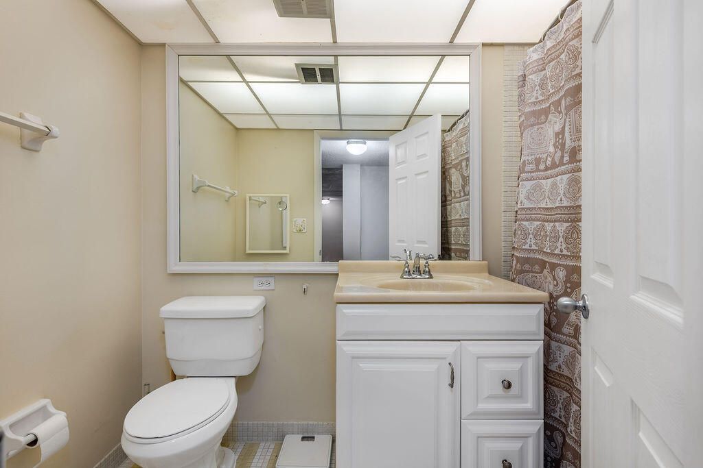 3680 Inverrary Drive, Unit 1v, Lauderhill, FL 33319 Photo
