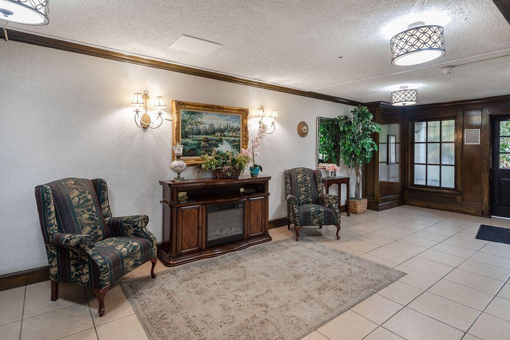 3680 Inverrary Drive, Unit 1v, Lauderhill, FL 33319 Photo