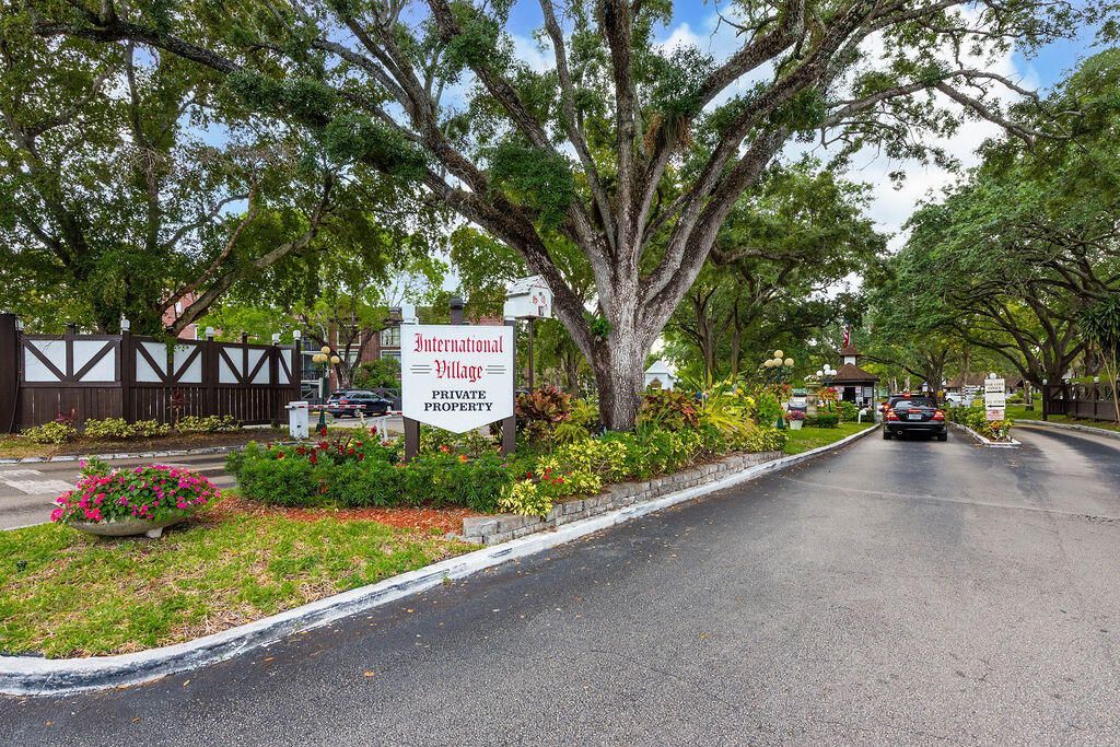 3680 Inverrary Drive, Unit 1v, Lauderhill, FL 33319 Photo