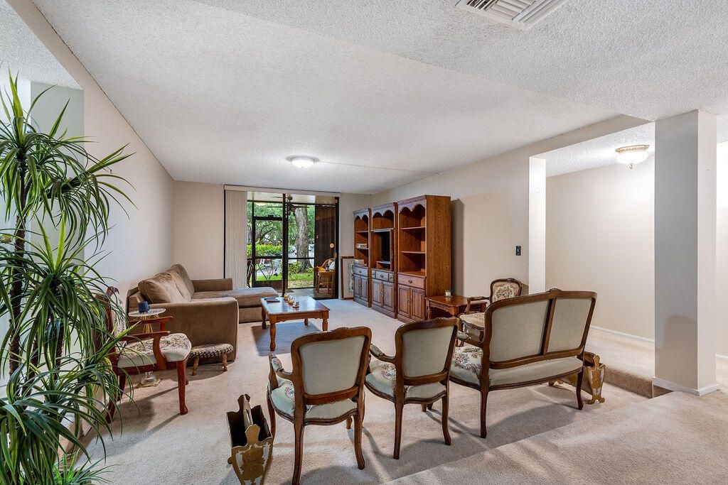 3680 Inverrary Drive, Unit 1v, Lauderhill, FL 33319 Photo