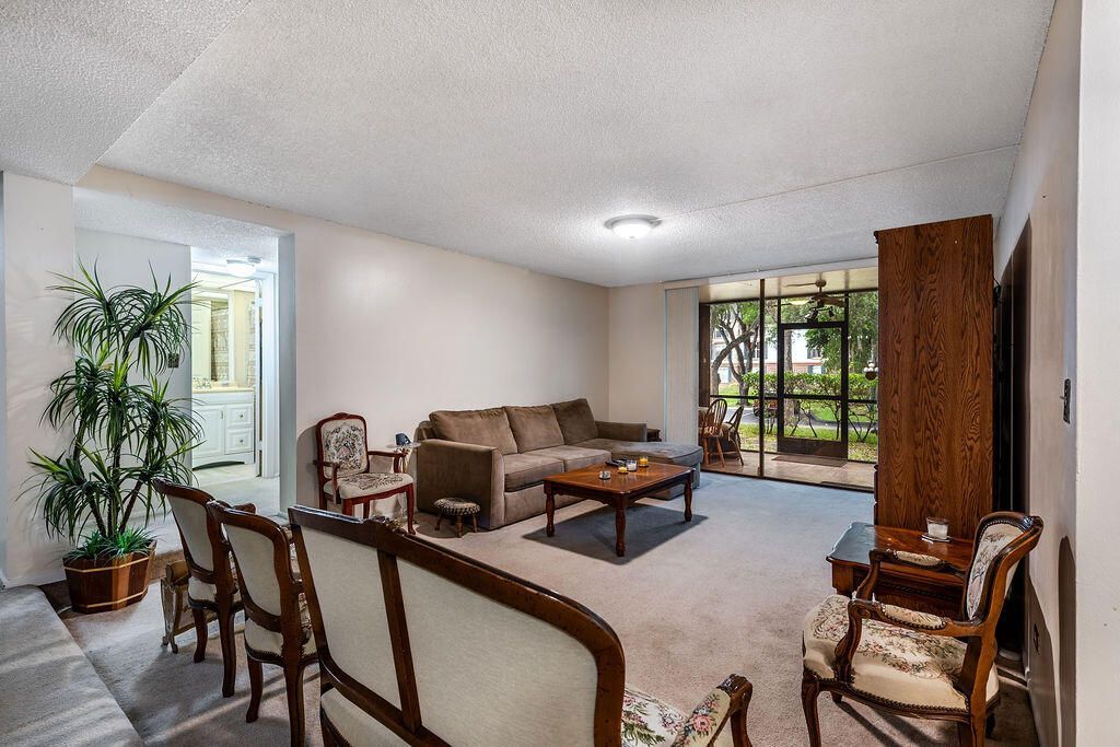 3680 Inverrary Drive, Unit 1v, Lauderhill, FL 33319 Photo