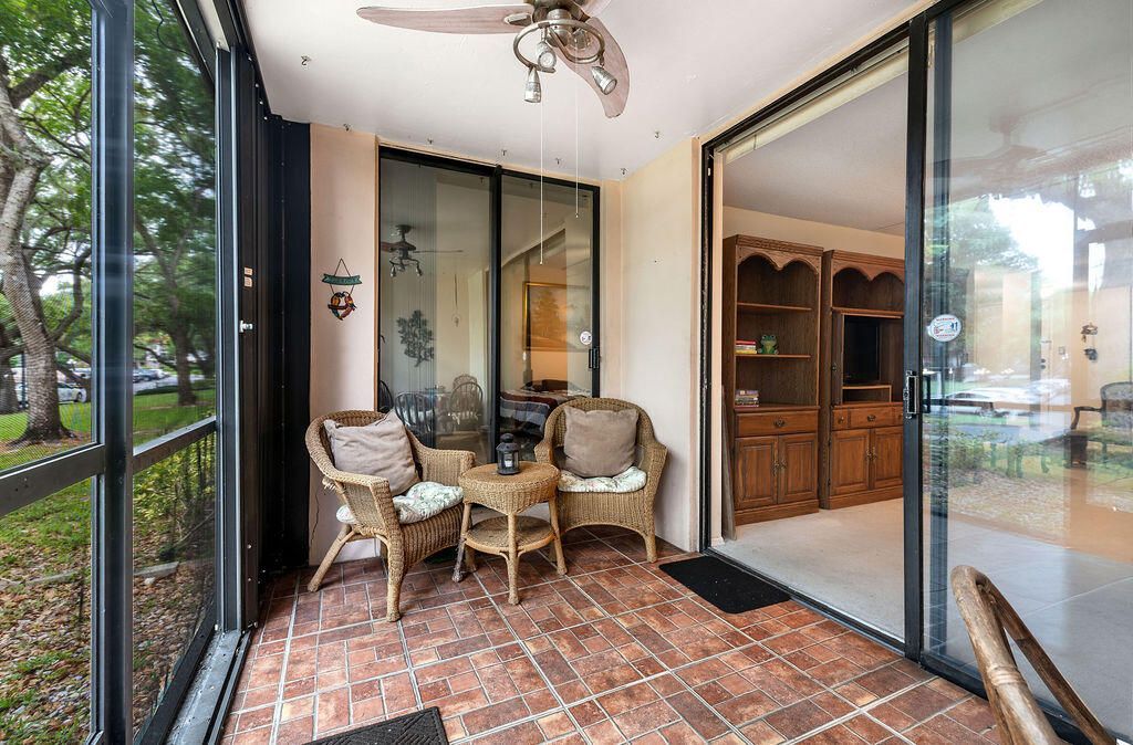 3680 Inverrary Drive, Unit 1v, Lauderhill, FL 33319 Photo