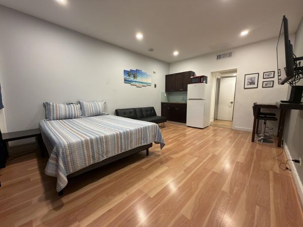 26 Diplomat Parkway, Unit 2223, Hallandale Beach, FL 33009