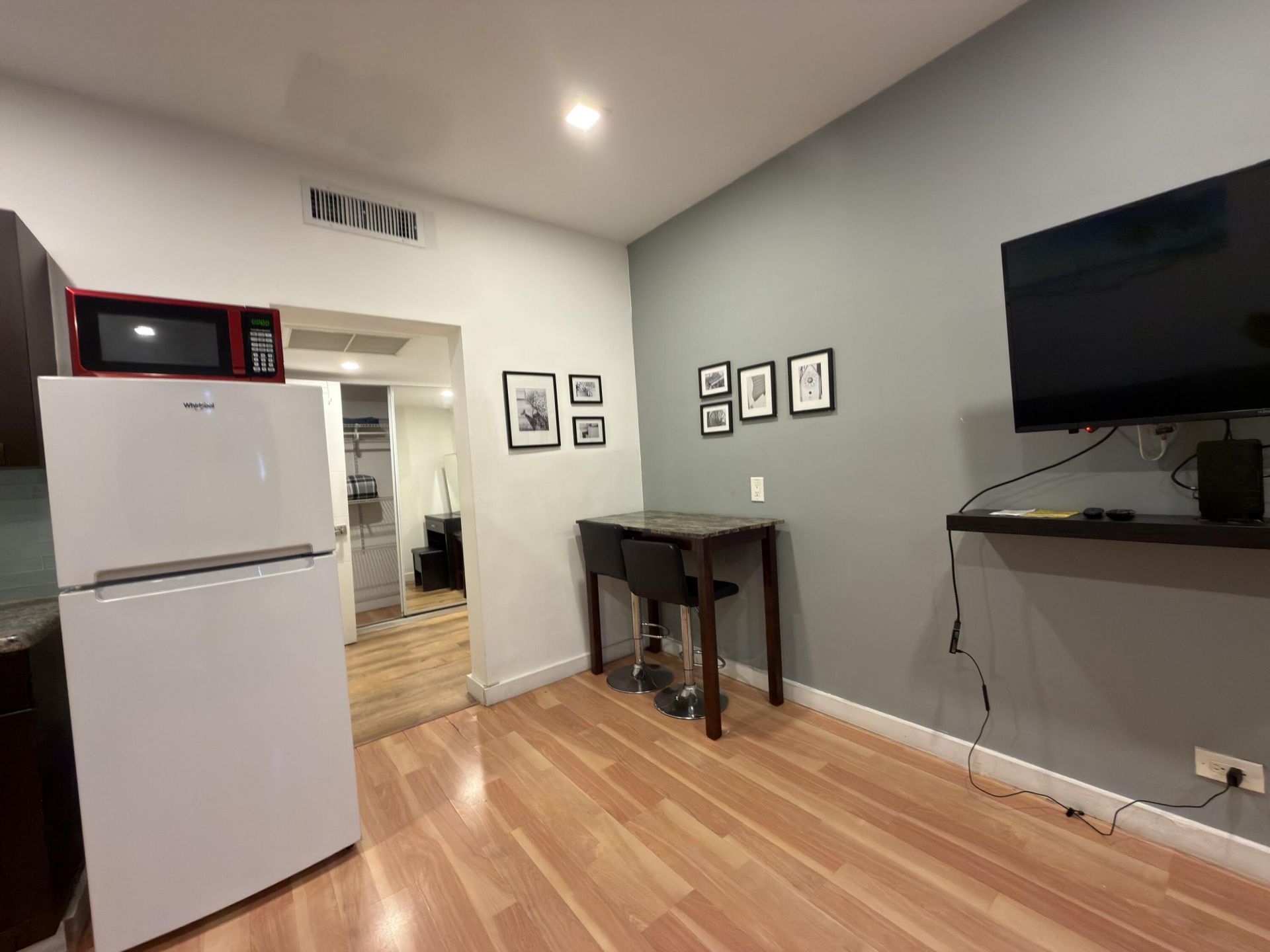 26 Diplomat Parkway, Unit 2223, Hallandale Beach, FL 33009 Photo