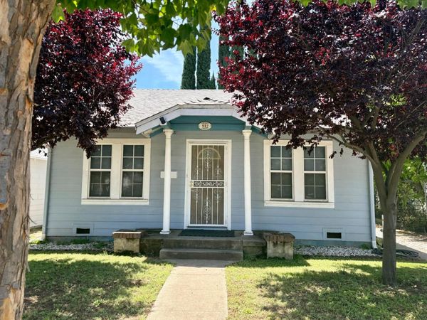 912 6th St, Marysville, CA 95901