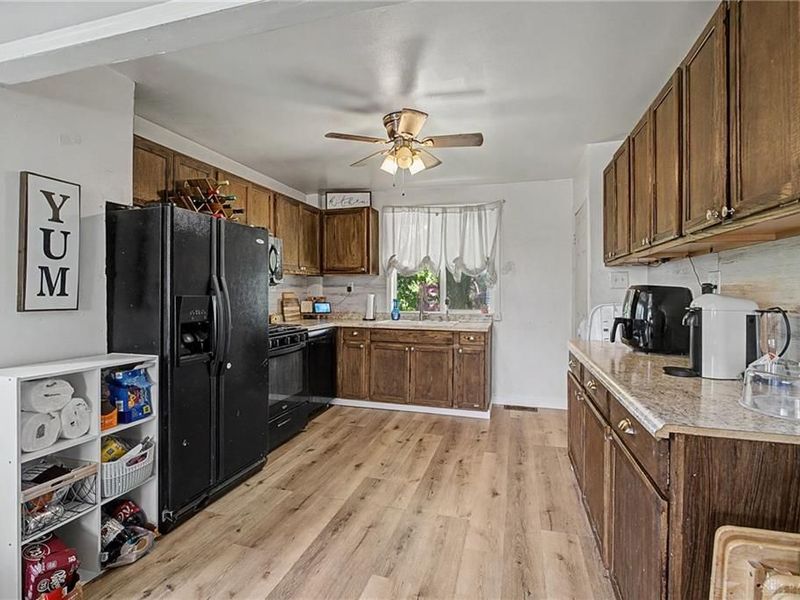 6885 Keats Drive, Harrison Township, OH 45414 Photo 9