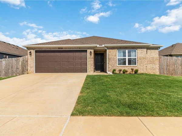 3713 S 2nd Place , Rogers, AR 72758