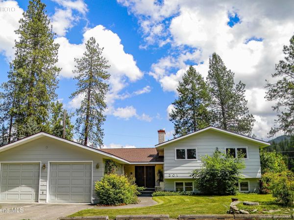 301 Woodland DR , Pinehurst, ID 83850
