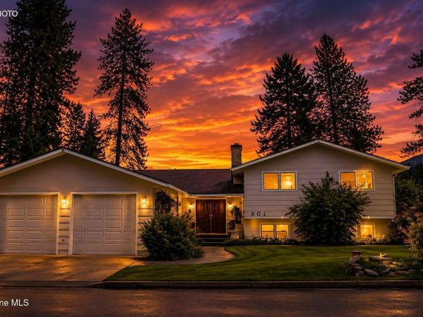 301 Woodland DR, Pinehurst, ID 83850