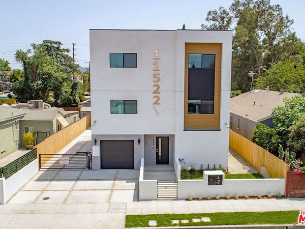 11522 1/2 Emelita Street, North Hollywood, CA 91601
