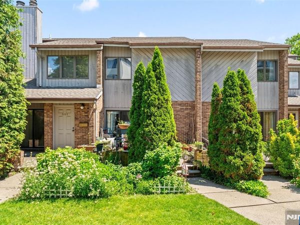 2330 5th Street 8, Unit 8, FORT LEE, NJ 07024