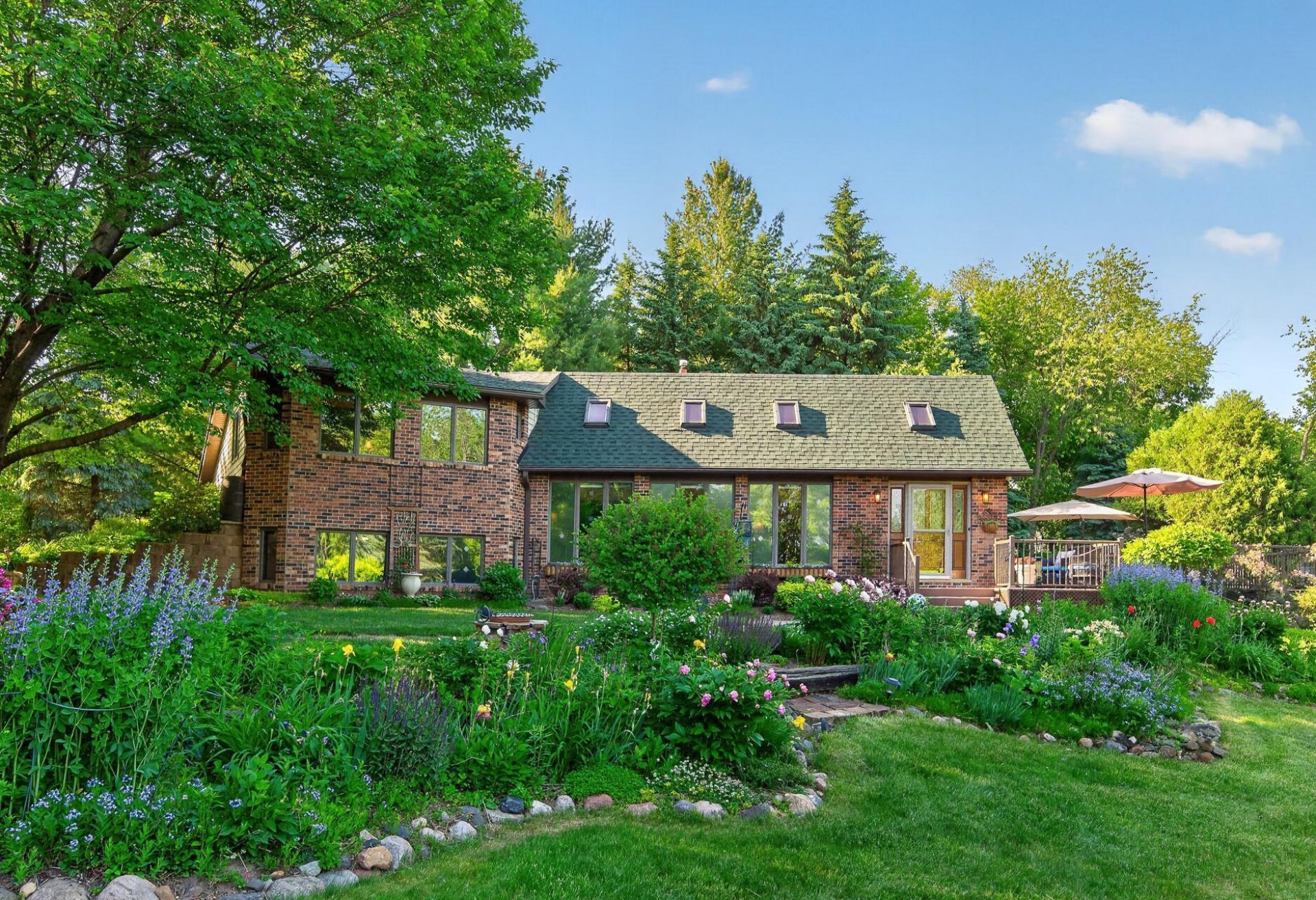 8840 River Heights Way , Inver Grove Heights, MN 55076