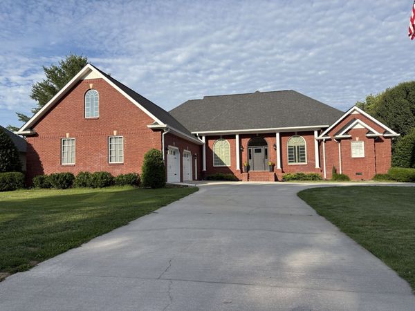 300 WILLOWBROOK DRIVE, Manchester, TN 37355