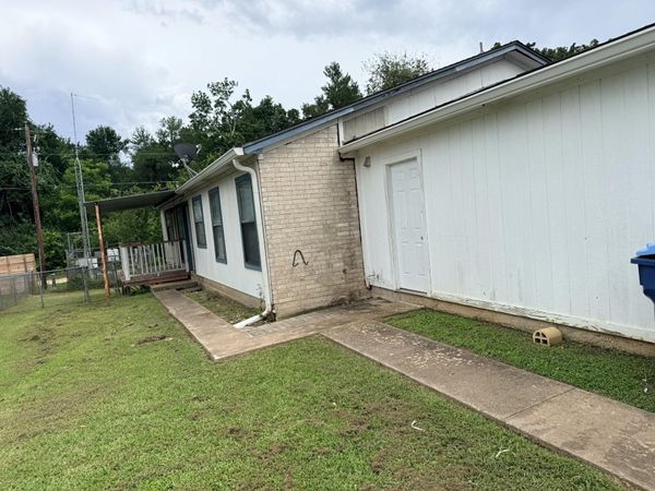 817 Lloyd LN , Unit A, Elgin, TX 78621