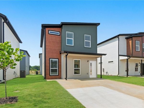 881 Ventnor Avenue , Centerton, AR 72719