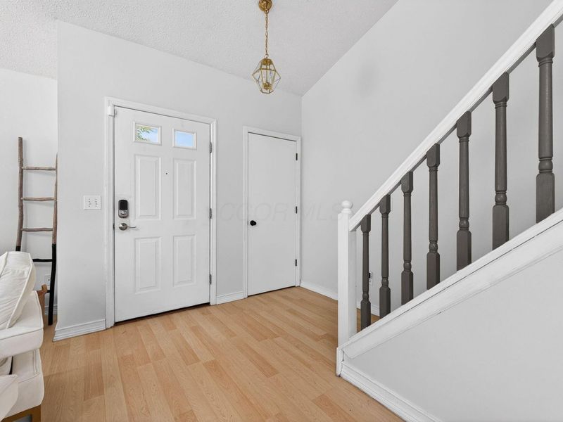 6109 Woodsboro Drive, Columbus, OH 43228 Photo 6