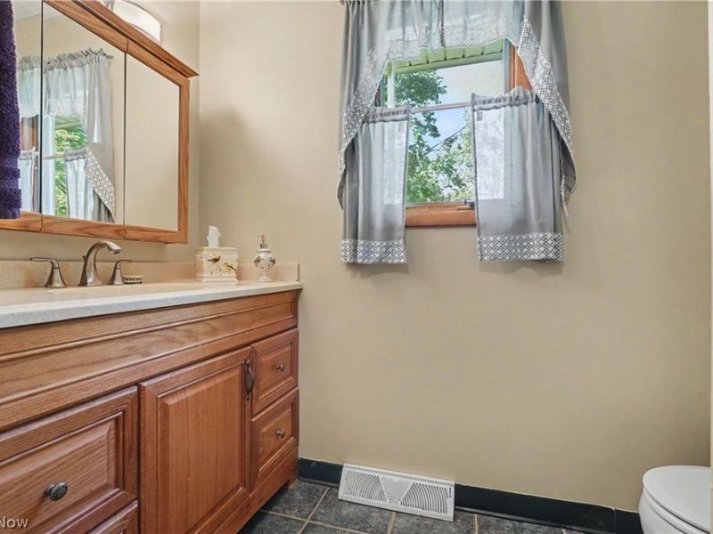 4250 Herr Fieldhouse Road, Southington, OH 44470 Photo 11