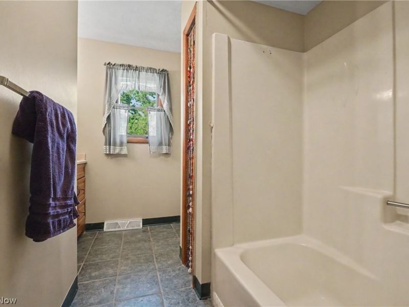 4250 Herr Fieldhouse Road, Southington, OH 44470 Photo 12