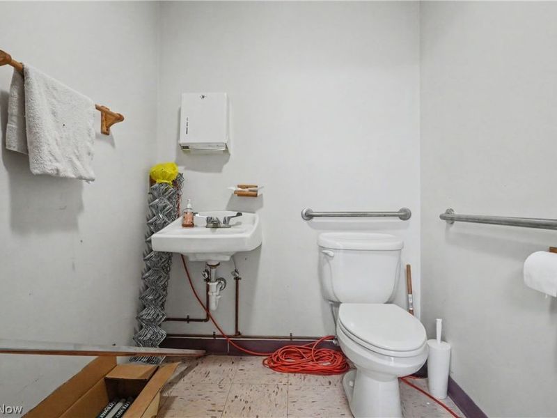 4250 Herr Fieldhouse Road, Southington, OH 44470 Photo 35