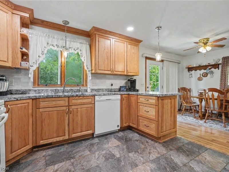 4250 Herr Fieldhouse Road, Southington, OH 44470 Photo 9