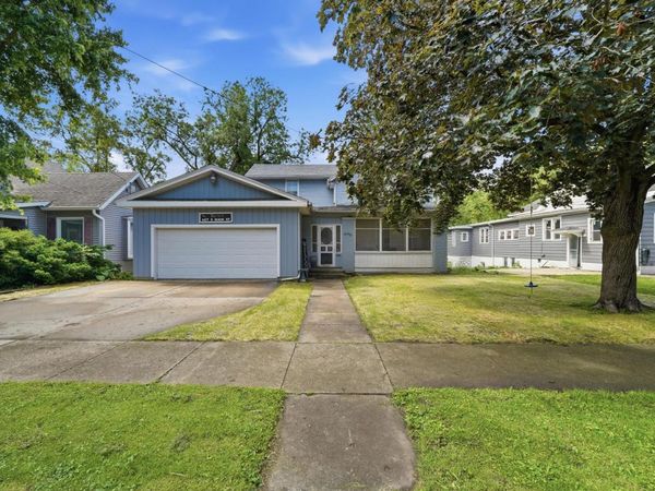 627 E Main Street , Ottawa, IL 61350