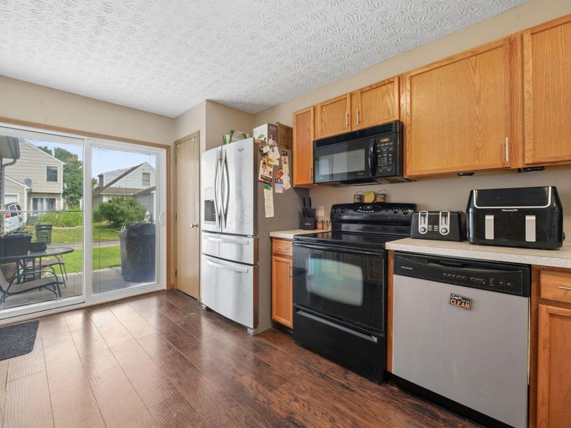 560 Star Spangled Place, Unit 101, Galloway, OH 43119 Photo 11