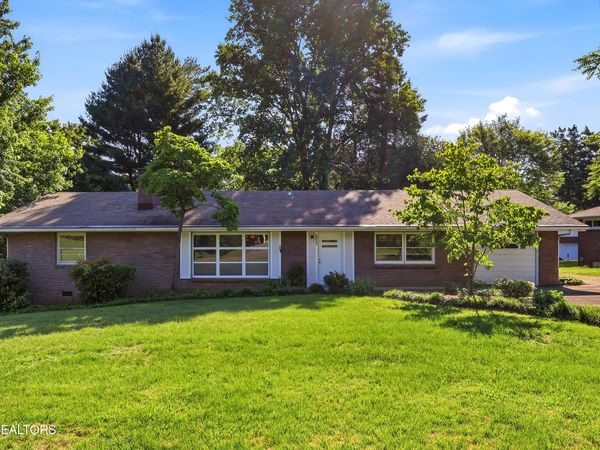 5330 NE Lavesta Rd, Knoxville, TN 37918