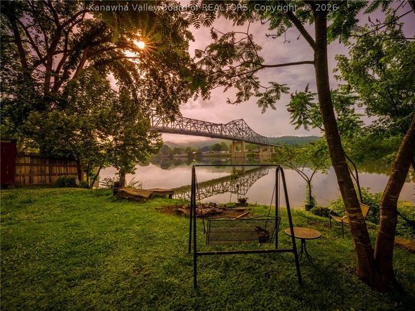 120 Whittbury Lane, Red House, WV 25168