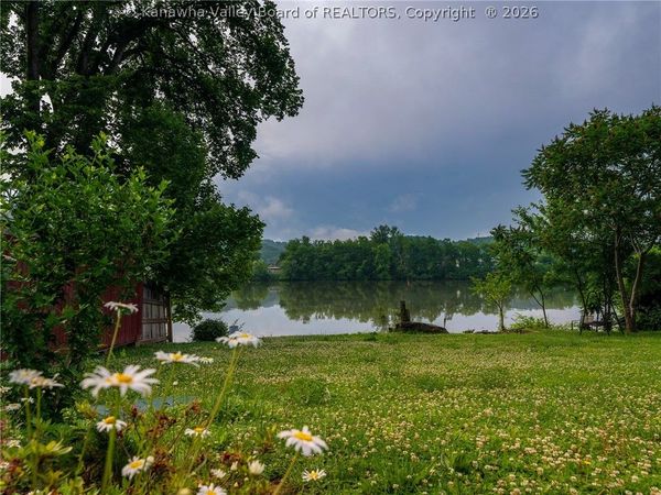120 Whittbury Lane, Red House, WV 25168