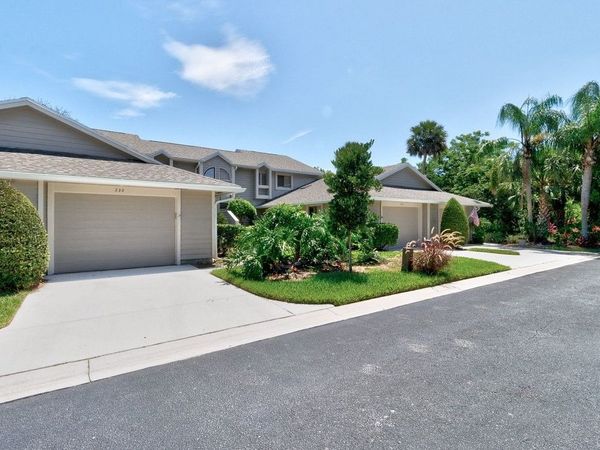 230 Vista Court, Unit 230, Vero Beach, FL 32962