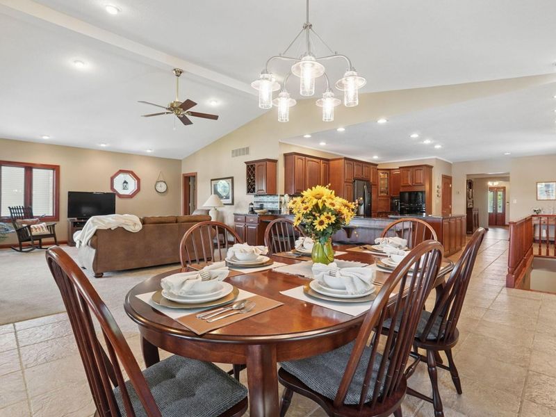 1101 Chickasaw Drive, London, OH 43140 Photo 3