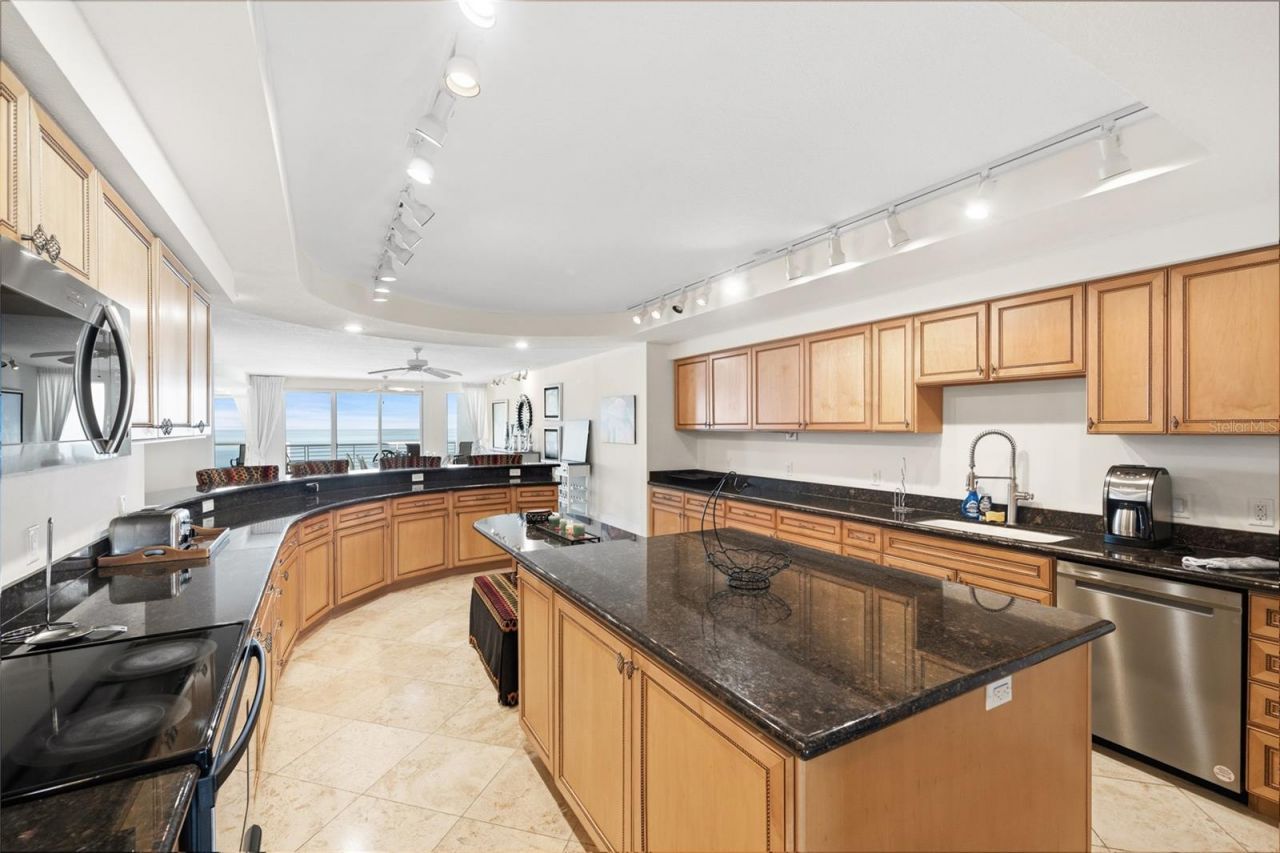 1350 Gulf Boulevard, Unit 901, Clearwater Beach, FL 33767 Photo