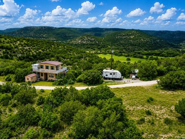 982 Skyview Ln, Camp Wood, TX 78833