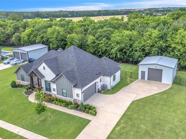 1014 Rennard Street, Caddo Mills, TX 75135