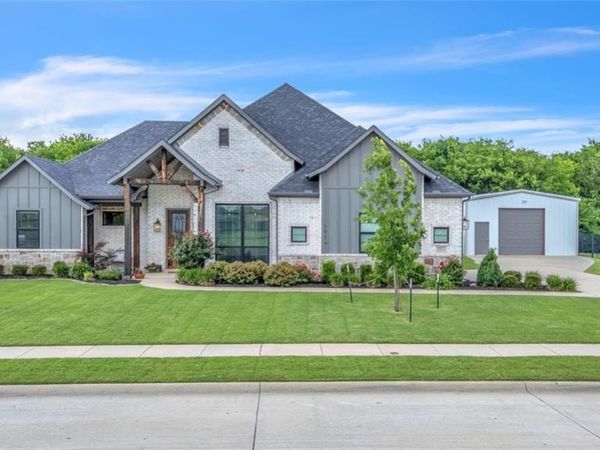 1014 Rennard Street , Caddo Mills, TX 75135