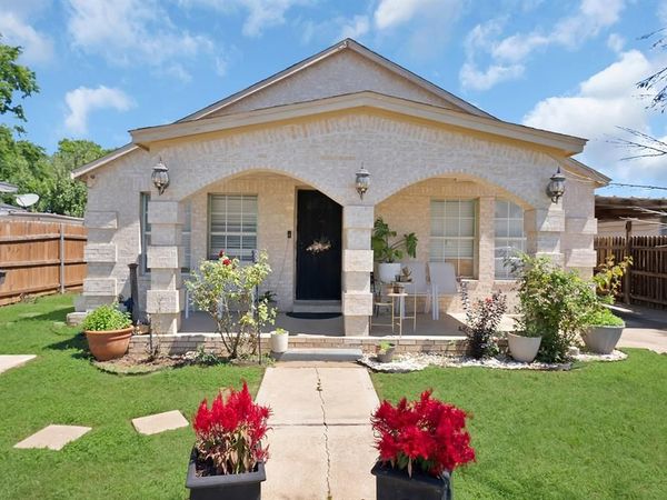 1717 E Harvey Avenue, Fort Worth, TX 76104