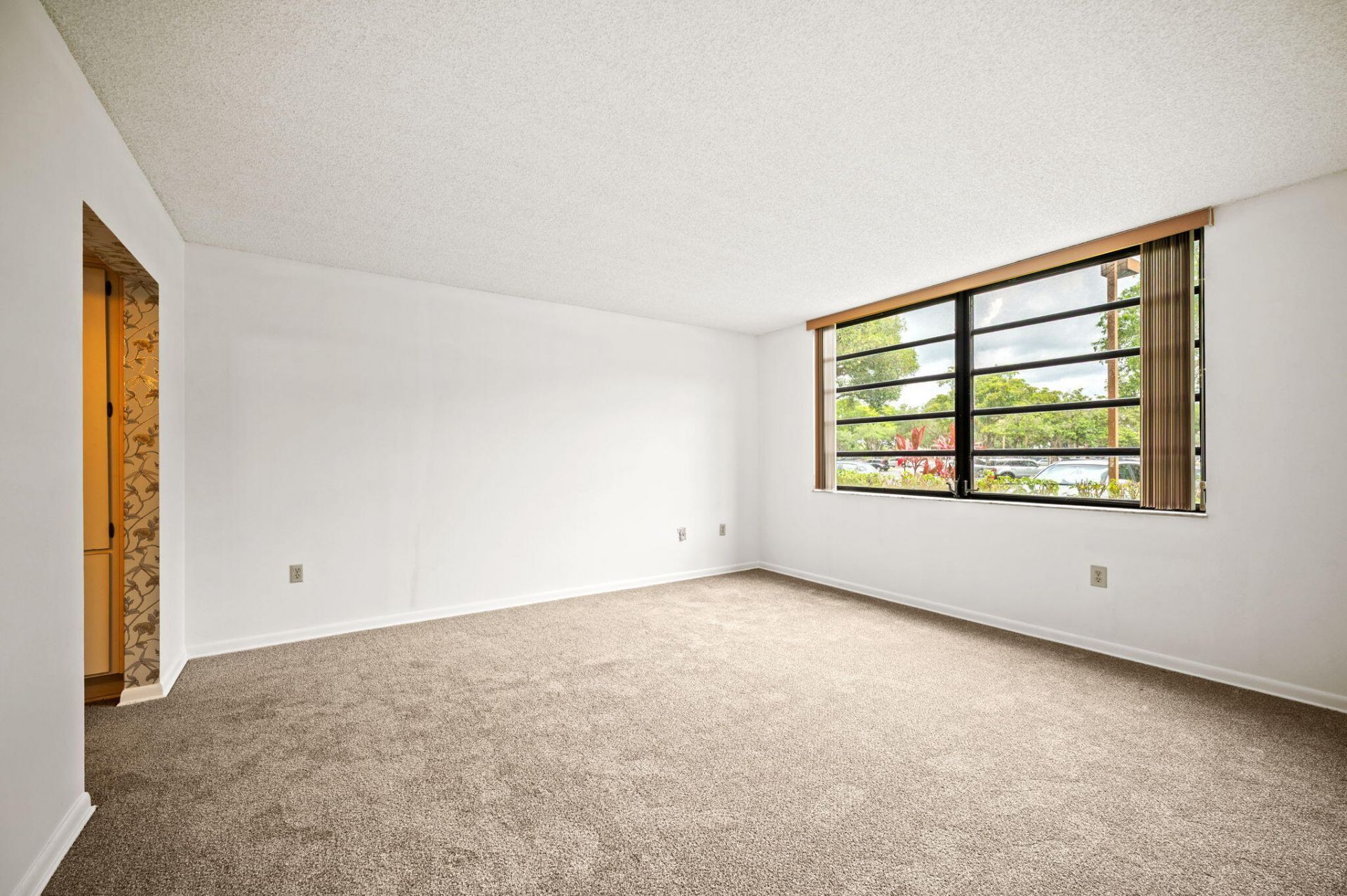 900 Colony Point Circle, Unit 121, Pembroke Pines, FL 33026 Photo