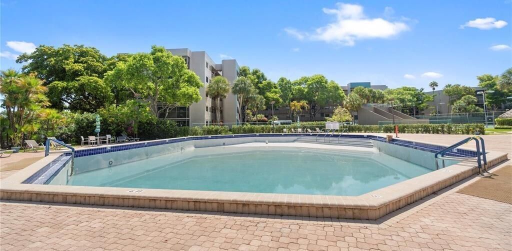 900 Colony Point Circle, Unit 121, Pembroke Pines, FL 33026 Photo