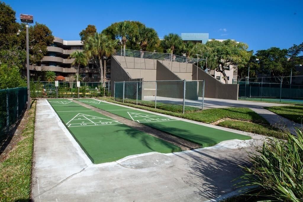 900 Colony Point Circle, Unit 121, Pembroke Pines, FL 33026 Photo