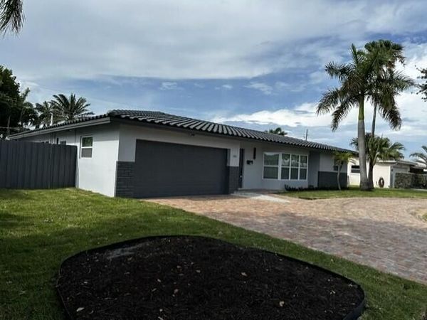 2521 NE 45th Street, Lighthouse Point, FL 33064