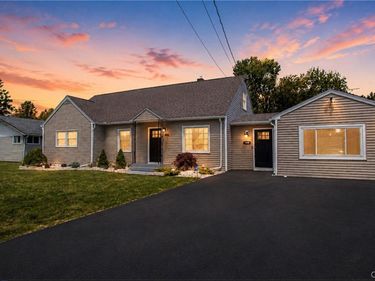 406 Drexler Street , Liverpool, NY 13088