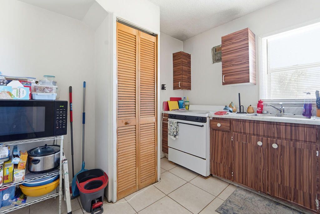 1021 14th Street, West Palm Beach, FL 33401 Photo