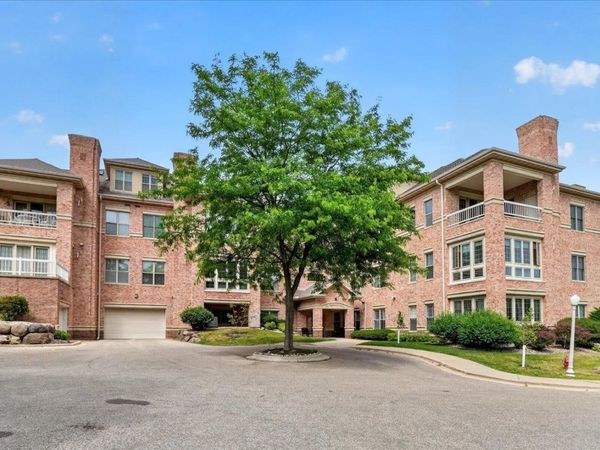 5418 Old Middleton Road, Unit 301, Madison, WI 53705