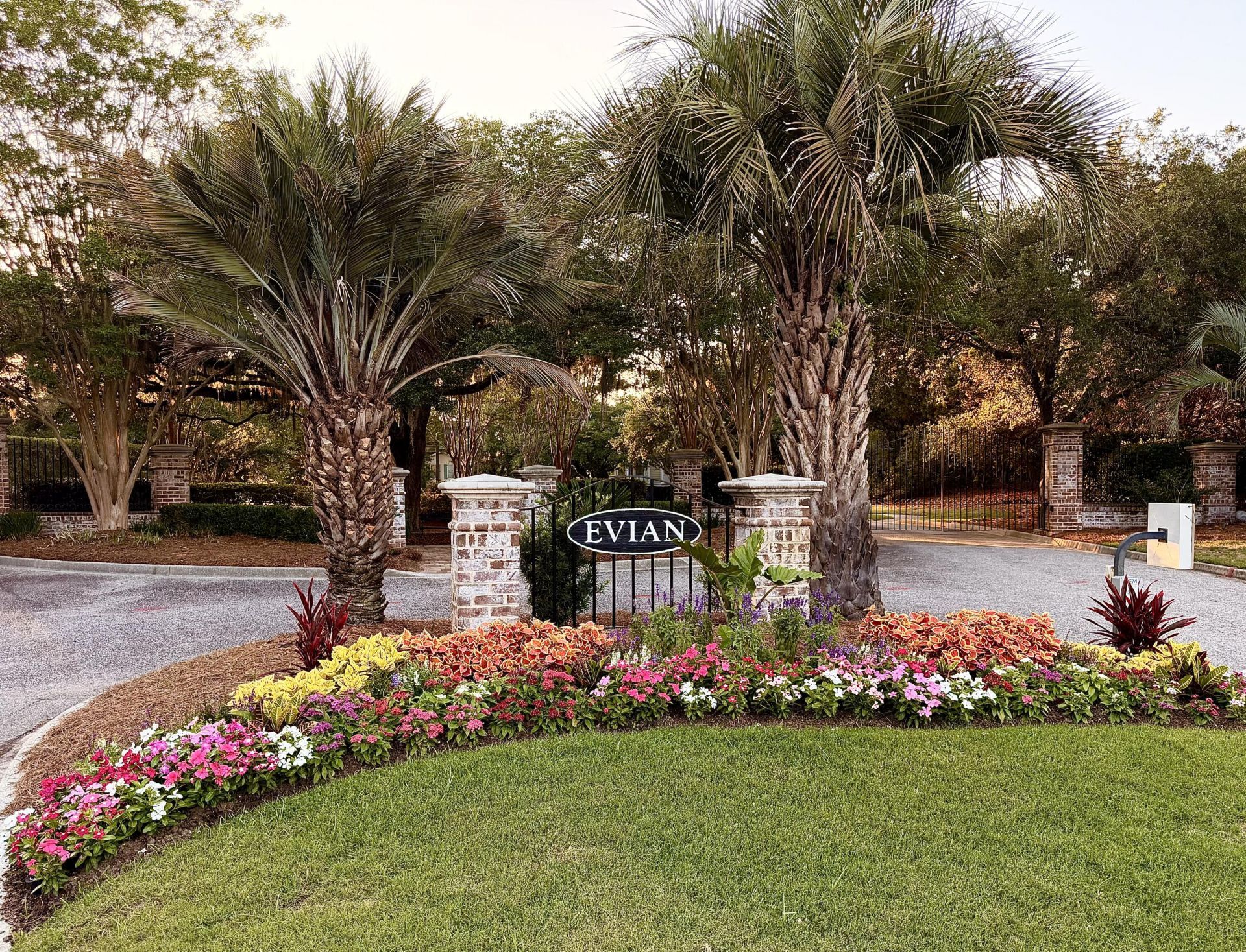 403 Evian Way Photo 95