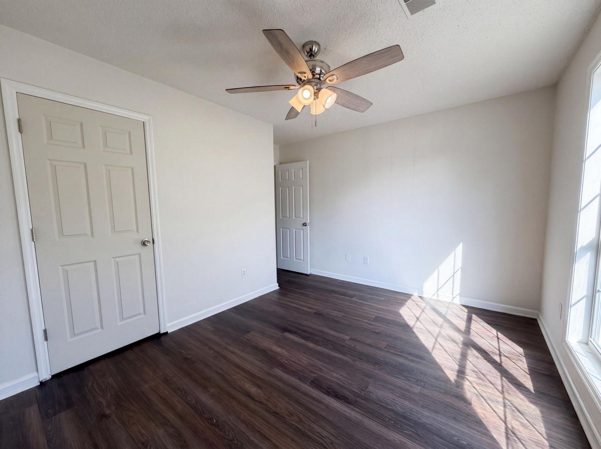 2028 Larson Lane Photo 11