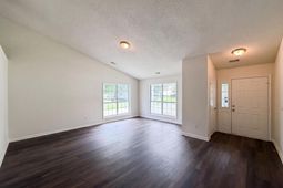 2028 Larson Lane photo 4