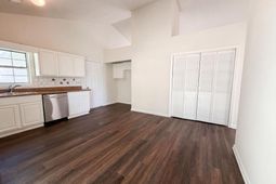 2028 Larson Lane photo 4