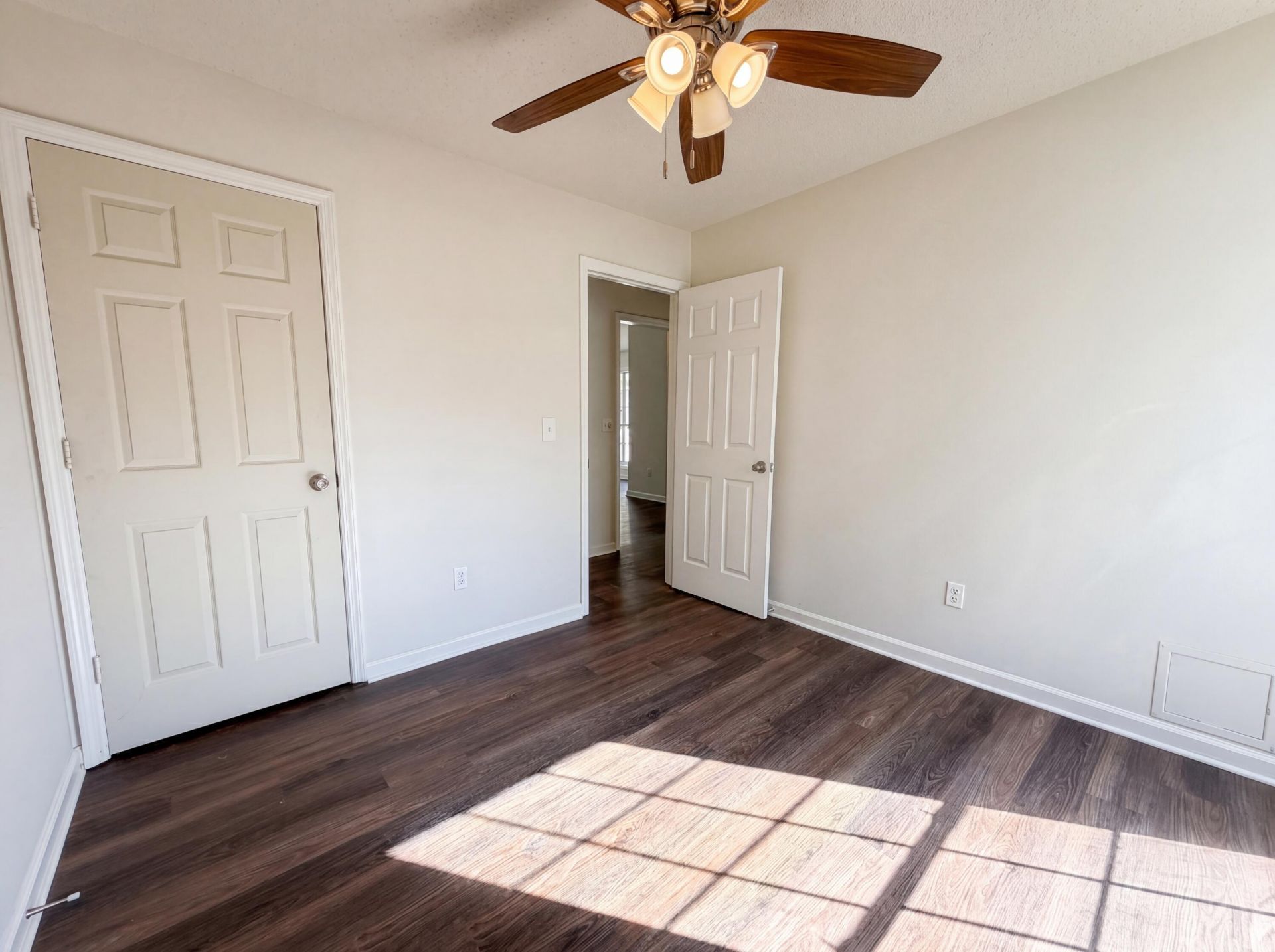 2028 Larson Lane Photo 9